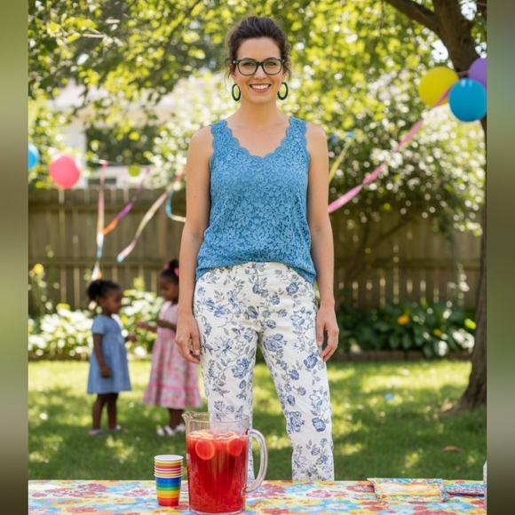 RARE Women's Charter Club White Floral Lexington Straight Pants Sz 12 LIKE NEW - Picture 2 of 15